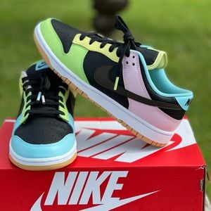 DS NIKE DUNK LOW SE FREE.99 BLACK MEN’S SIZE 9